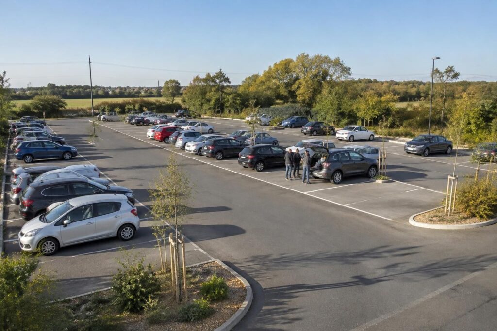 découvrez l’aire de covoiturage la roche-sur-yon est : un parking gratuit de 100 places pour faciliter vos trajets partagés.